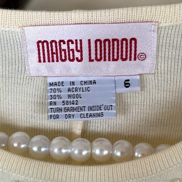 VINTAGE Maggy London Cream Wool Knit Short Sleeve Shift Dress Beaded Appliqué - Picture 5 of 15